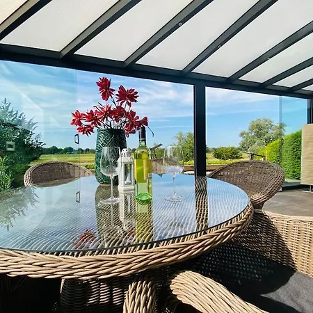 Holiday home Ferienhaus Luxchalet Vaju Ijsselview Direkt Am Fluss See Pool Park *