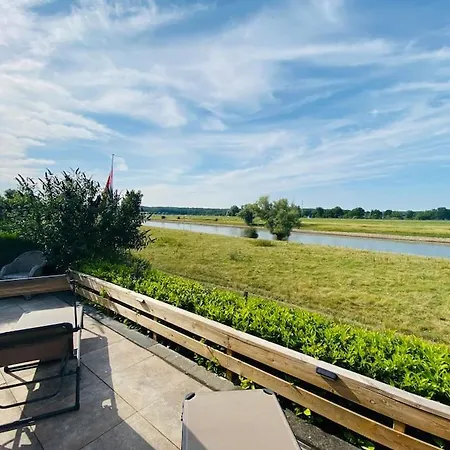 Ferienhaus Luxchalet Vaju Ijsselview Direkt Am Fluss See Pool Park