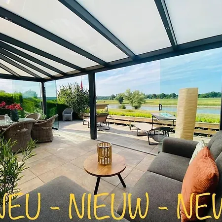 Ferienhaus Luxchalet Vaju Ijsselview Direkt Am Fluss See Pool Park Holiday home