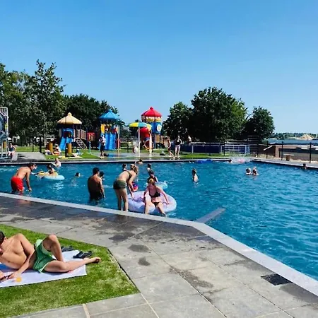 Ferienhaus Luxchalet Vaju Ijsselview Direkt Am Fluss See Pool Park