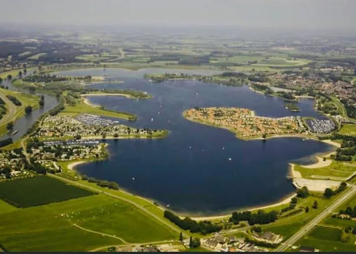 Ferienhaus Luxchalet Vaju Ijsselview Direkt Am Fluss See Pool Park Lathum