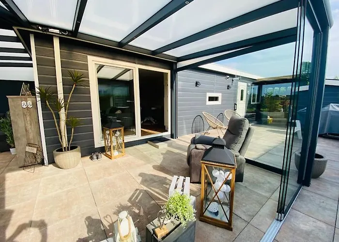 Hébergement de vacances Ferienhaus Luxchalet Vaju Ijsselview Direkt Am Fluss See Pool Park *