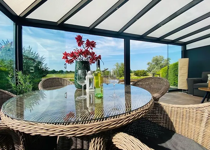 Hébergement de vacances Ferienhaus Luxchalet Vaju Ijsselview Direkt Am Fluss See Pool Park *