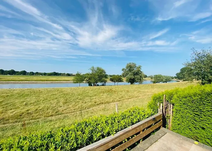 Ferienhaus Luxchalet Vaju Ijsselview Direkt Am Fluss See Pool Park Hébergement de vacances Lathum