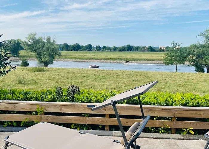 Hébergement de vacances Ferienhaus Luxchalet Vaju Ijsselview Direkt Am Fluss See Pool Park